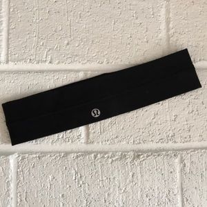 Black Lululemon headband.